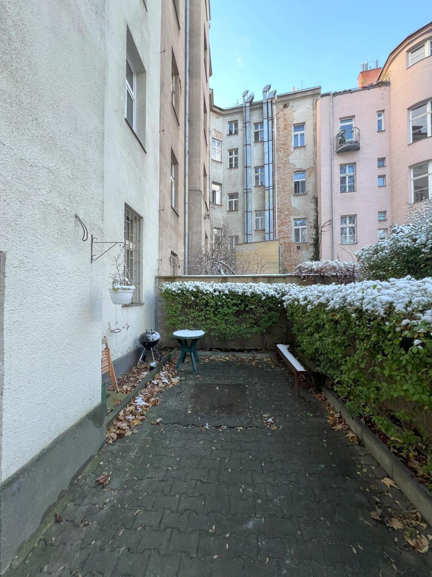 Cozy Garden In The Heart Of Prague